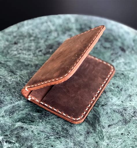 minimalist leather wallet